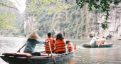Signature_Ninh_Binh_Trang_An_boat_trip