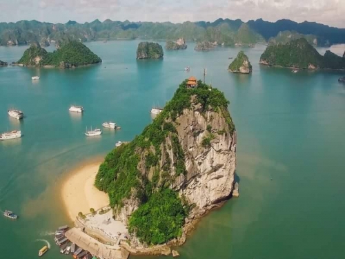Halong bay deluxe cruise day trip from Hanoi