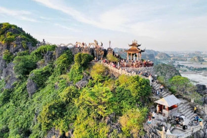 Hanoi- Ninh Binh: Hoa Lu, Trang An Boat Ride & Mua Cave Tour
