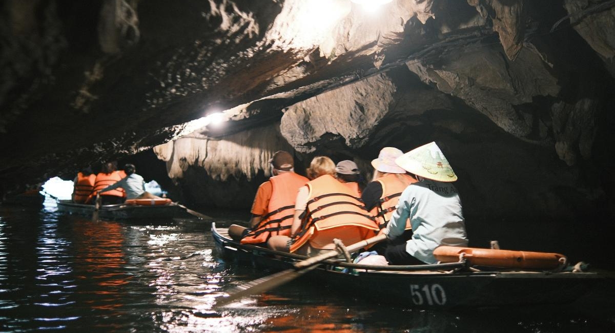 Tam_Coc_boat_trip_Signature_Ninh_Binh