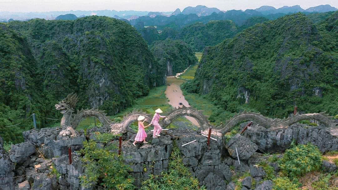 Signature_Ninh_Binh_Mua_cave