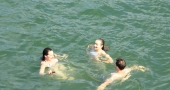 Signature_Lan_ha_bay_Swimming