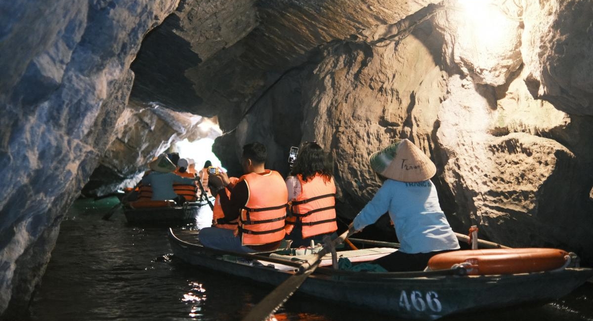 Tam_Coc_boat_trip_Signature_Ninh_Binh