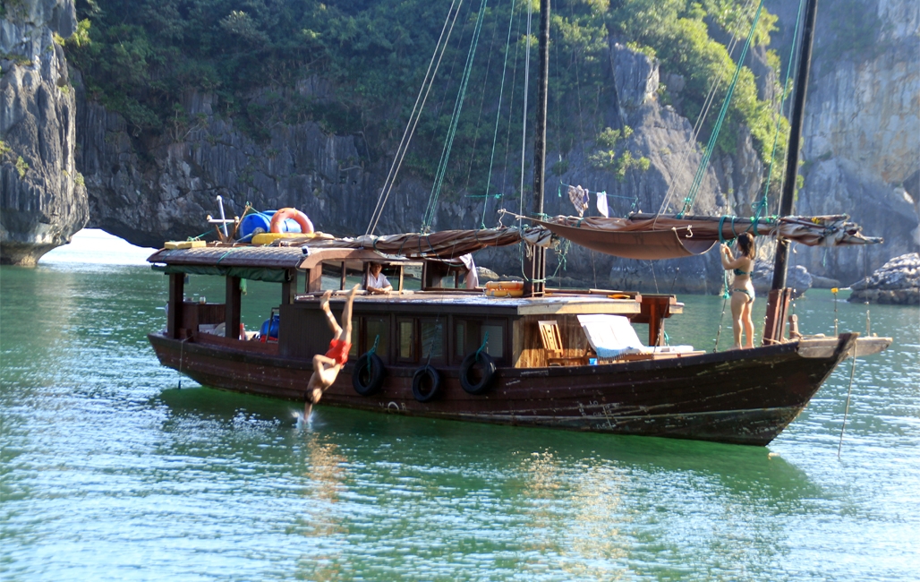 Signature_Lan_ha_bay_cruise