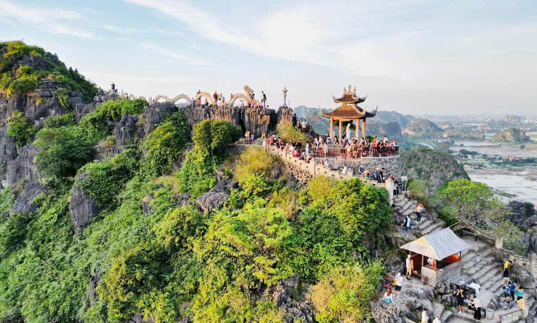 Signature_Ninh_Binh_Mua_cave