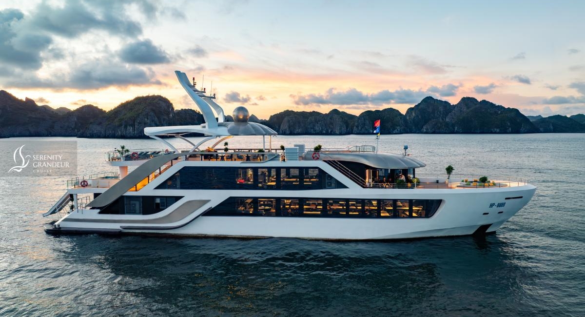 Lan_ha_serenity_grandeur_cruise1
